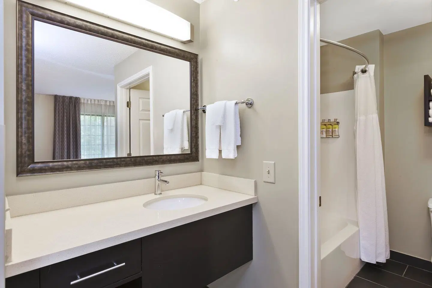 Staybridge Suites Detroit - Utica by IHG Badezimmer