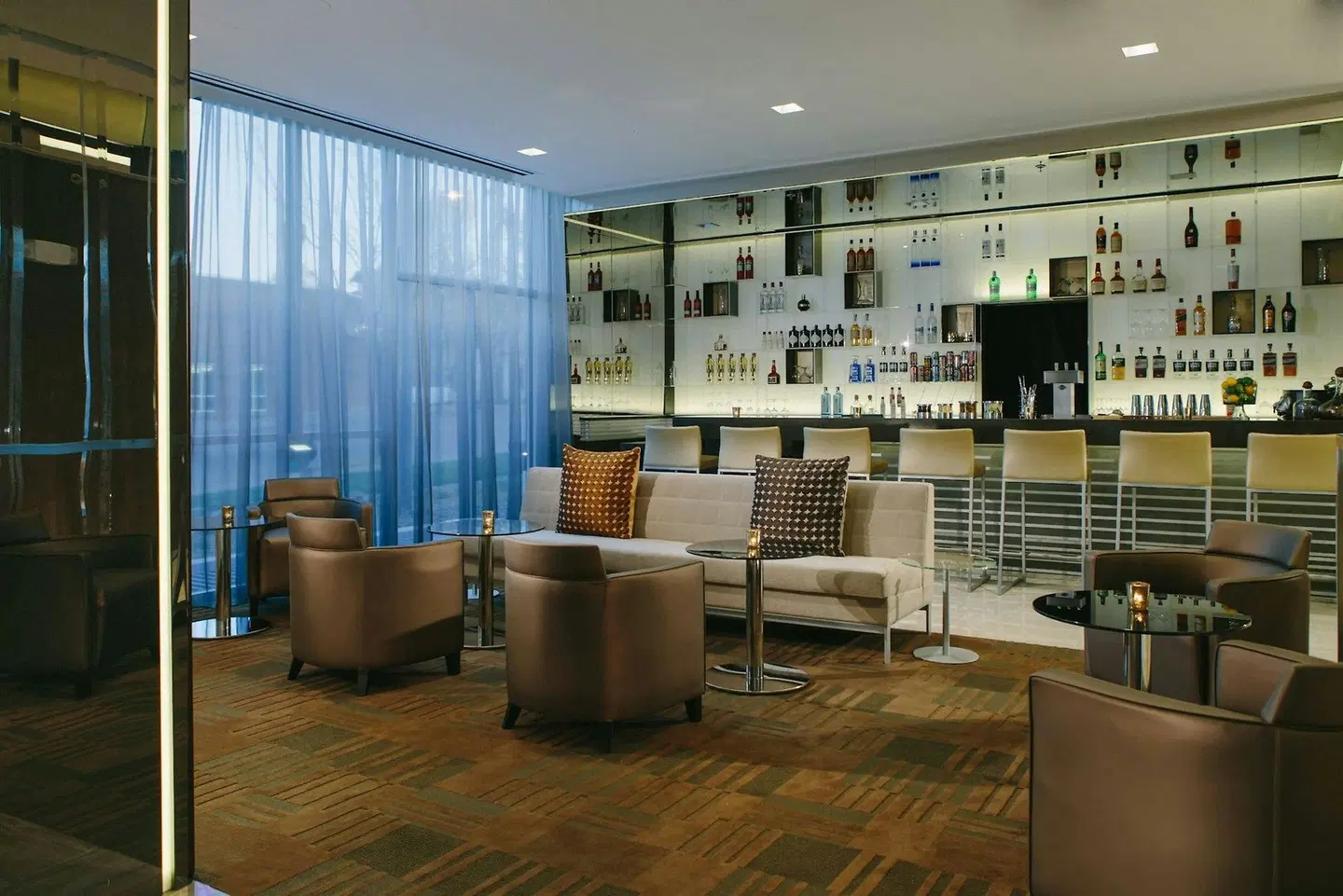 AC Hotel by Marriott Kansas City Westport Bar