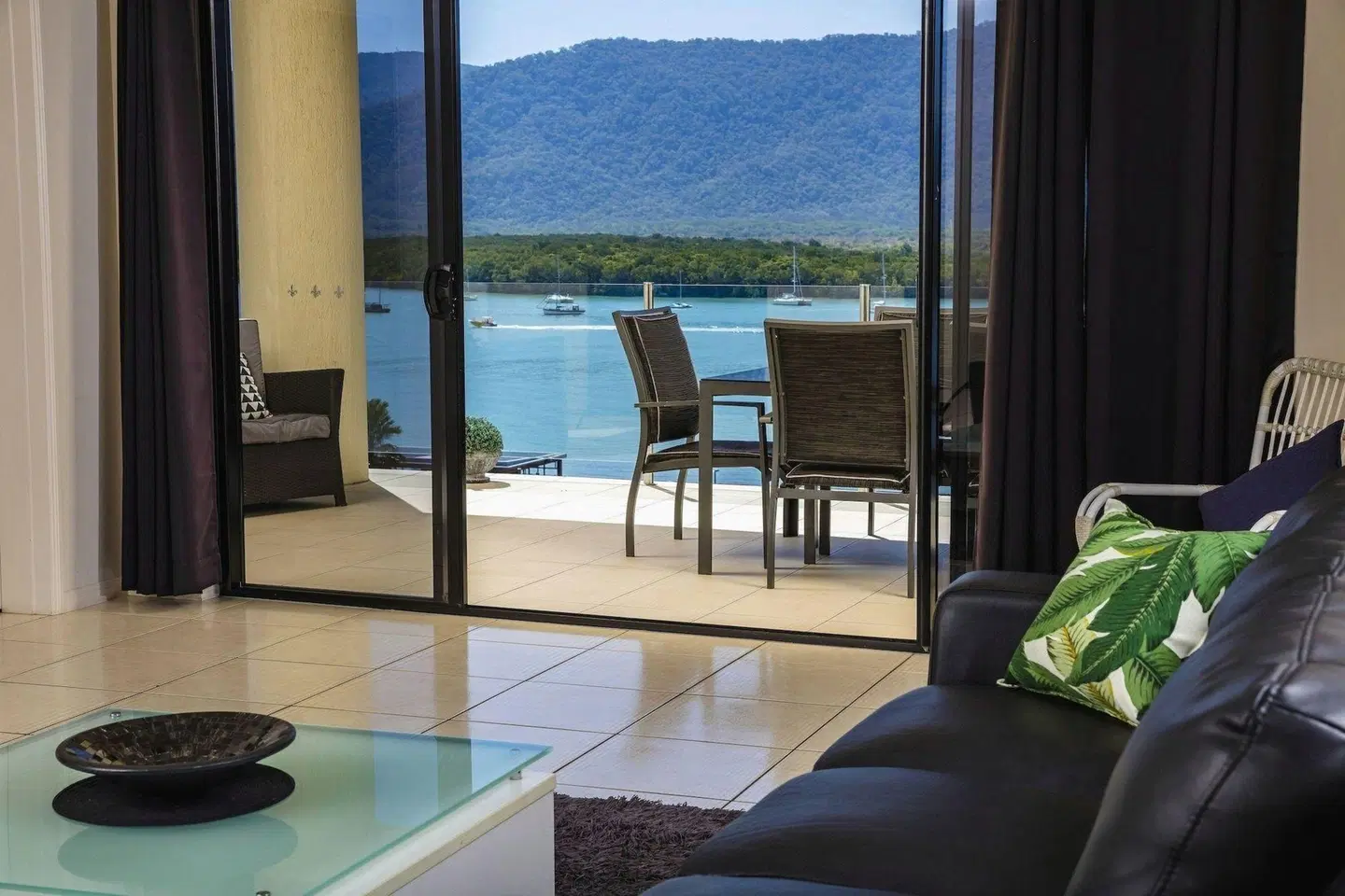 Jack & Newell Luxury Apartments Terrasse