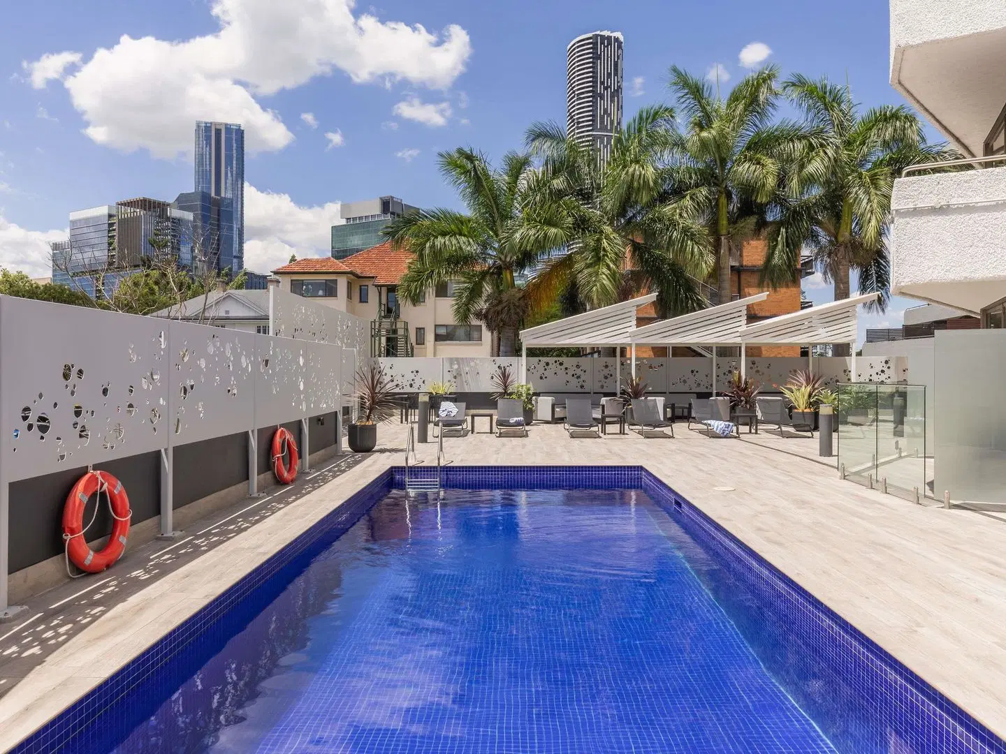 Mercure Brisbane Spring Hill OUTDOOR_POOL
