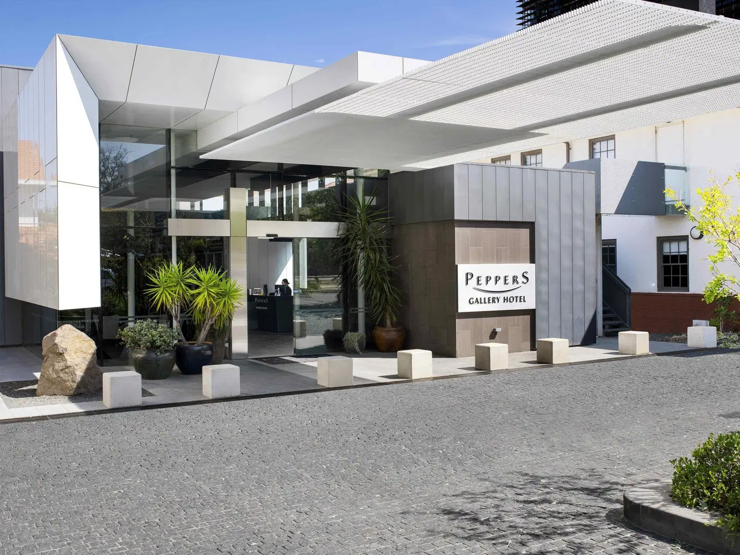Peppers Gallery Hotel (formerly Diamant Hotel Canberra) EXTERIOR