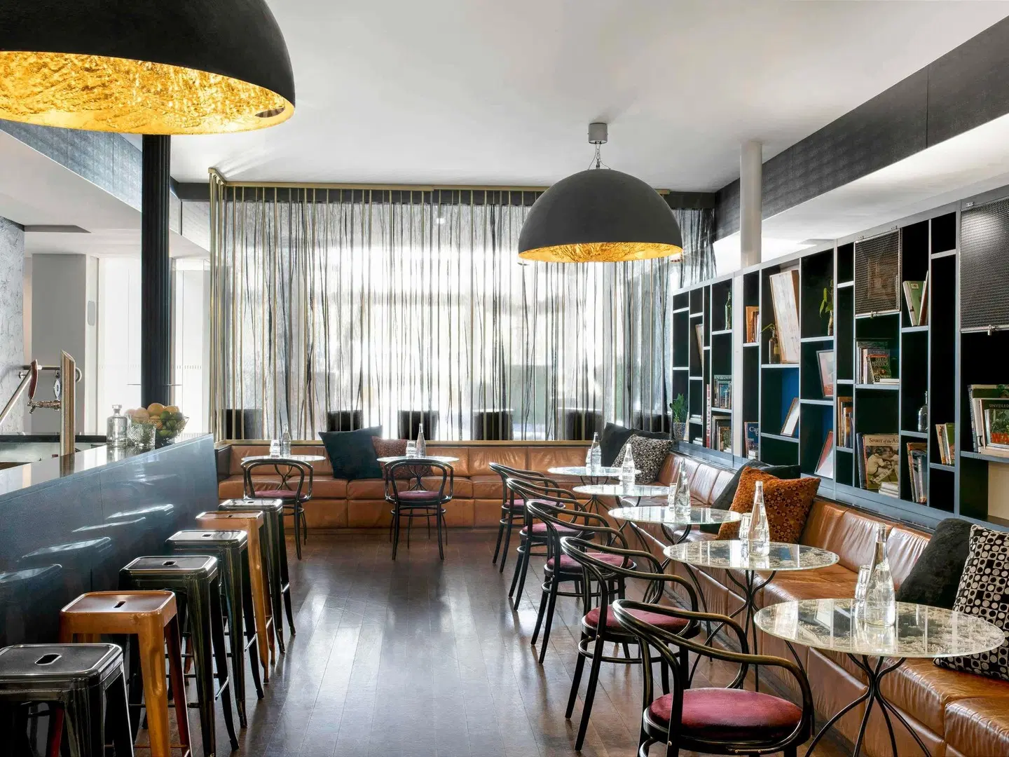 Peppers Gallery Hotel (formerly Diamant Hotel Canberra) Bar