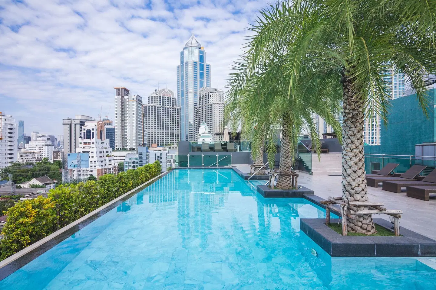 SureStay Plus Hotel by Best Western Sukhumvit 2 OUTDOOR_POOL