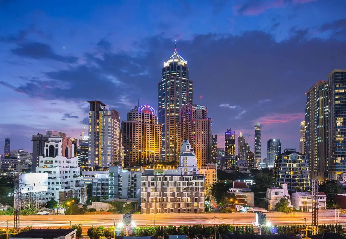 SureStay Plus Hotel by Best Western Sukhumvit 2 EXTERIOR
