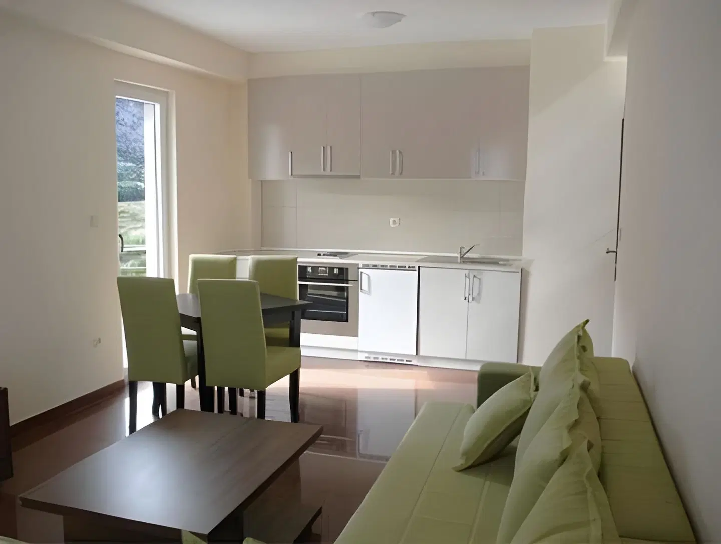 Novi ROOM_EXAMPLE