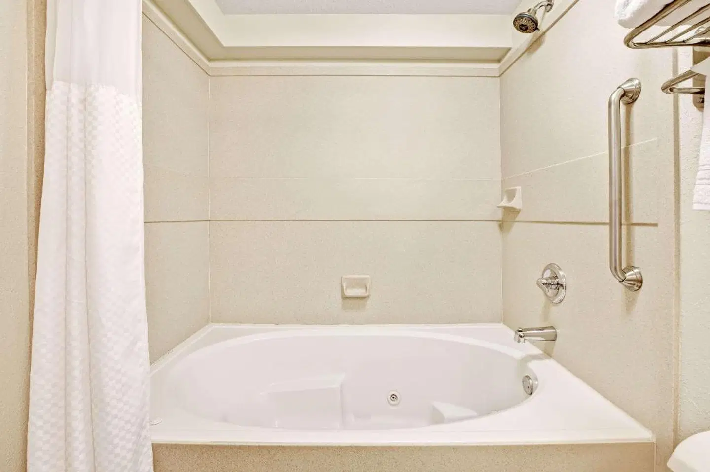 Days Inn by Wyndham Oklahoma City/Moore Badezimmer
