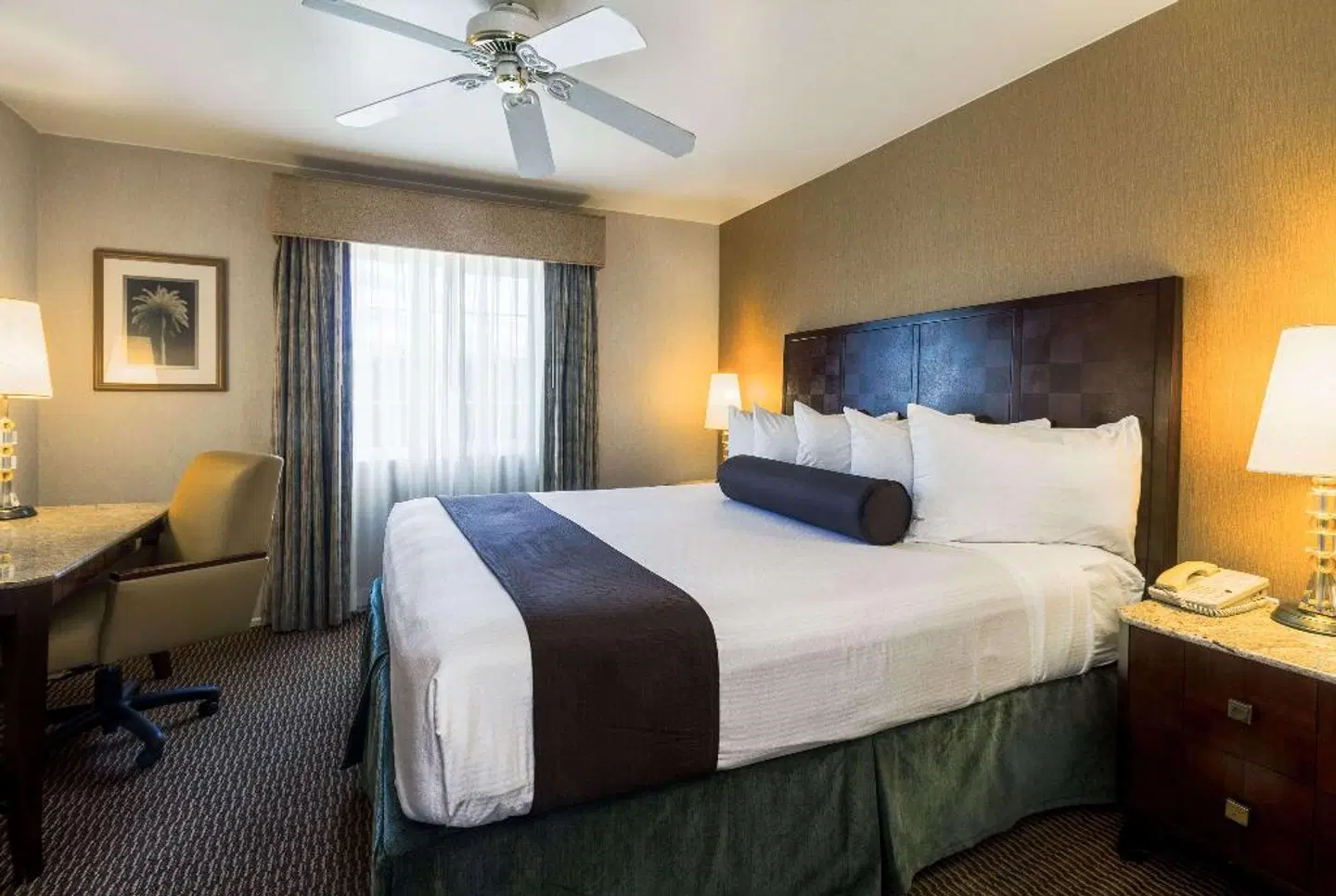 Ramada by Wyndham Costa Mesa/Newport Beach ROOM_EXAMPLE