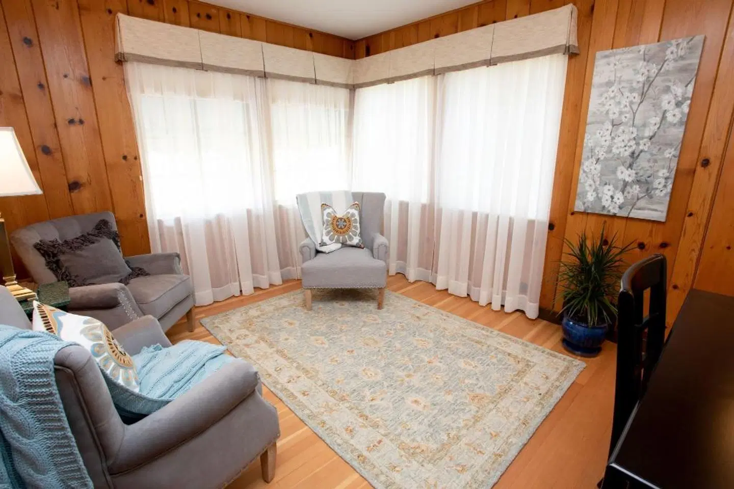 Hummingbird Estate Wine & Suites ROOM_EXAMPLE
