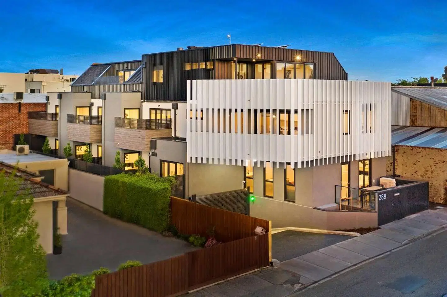 Manhattan Apartments - Glen iris EXTERIOR