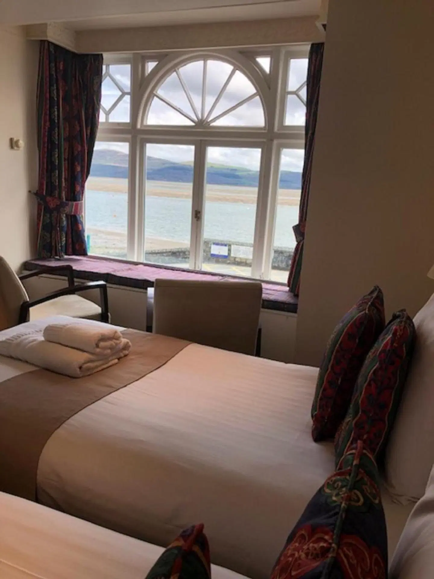 Dovey Inn ROOM_EXAMPLE
