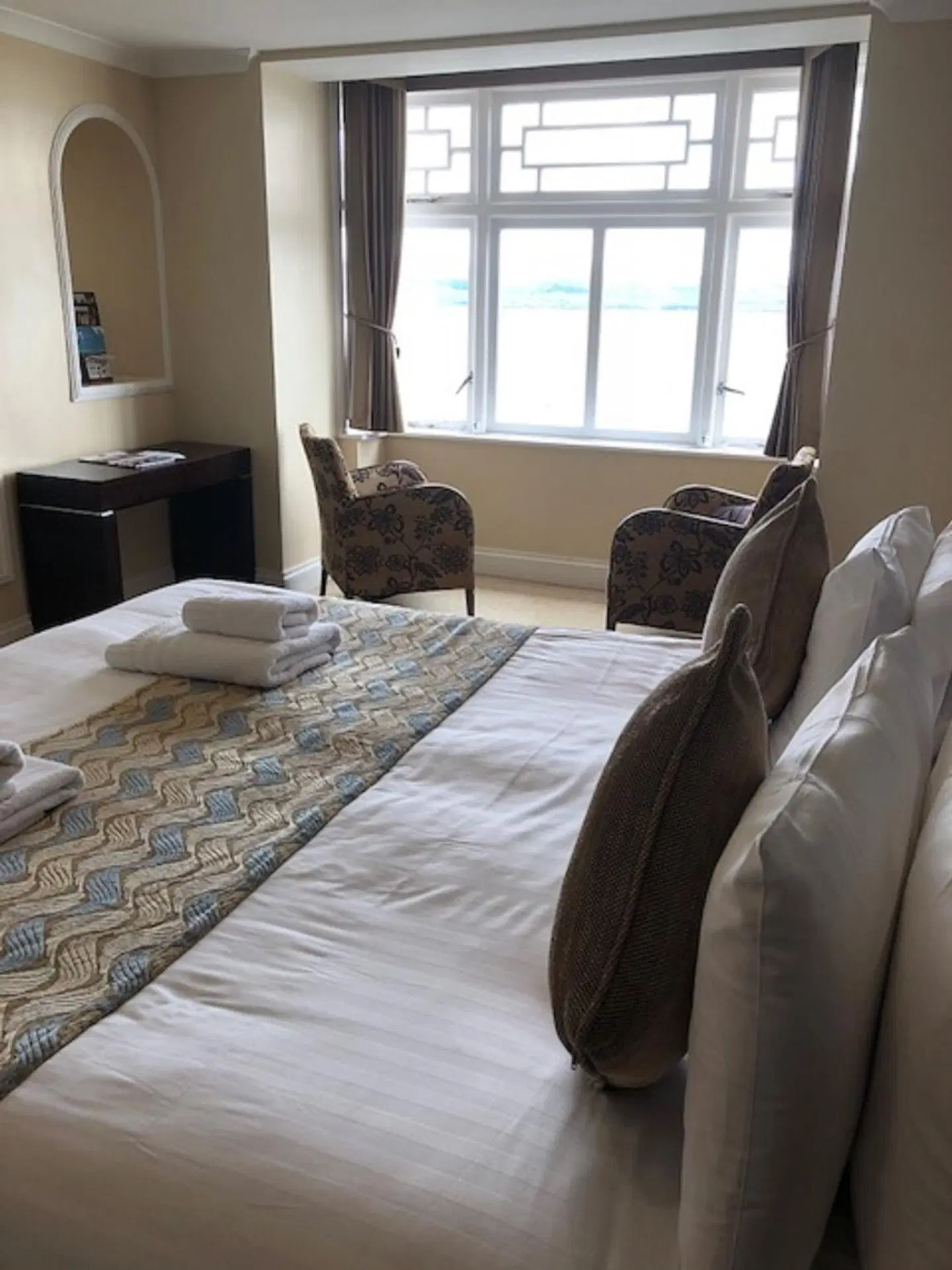 Dovey Inn ROOM_EXAMPLE