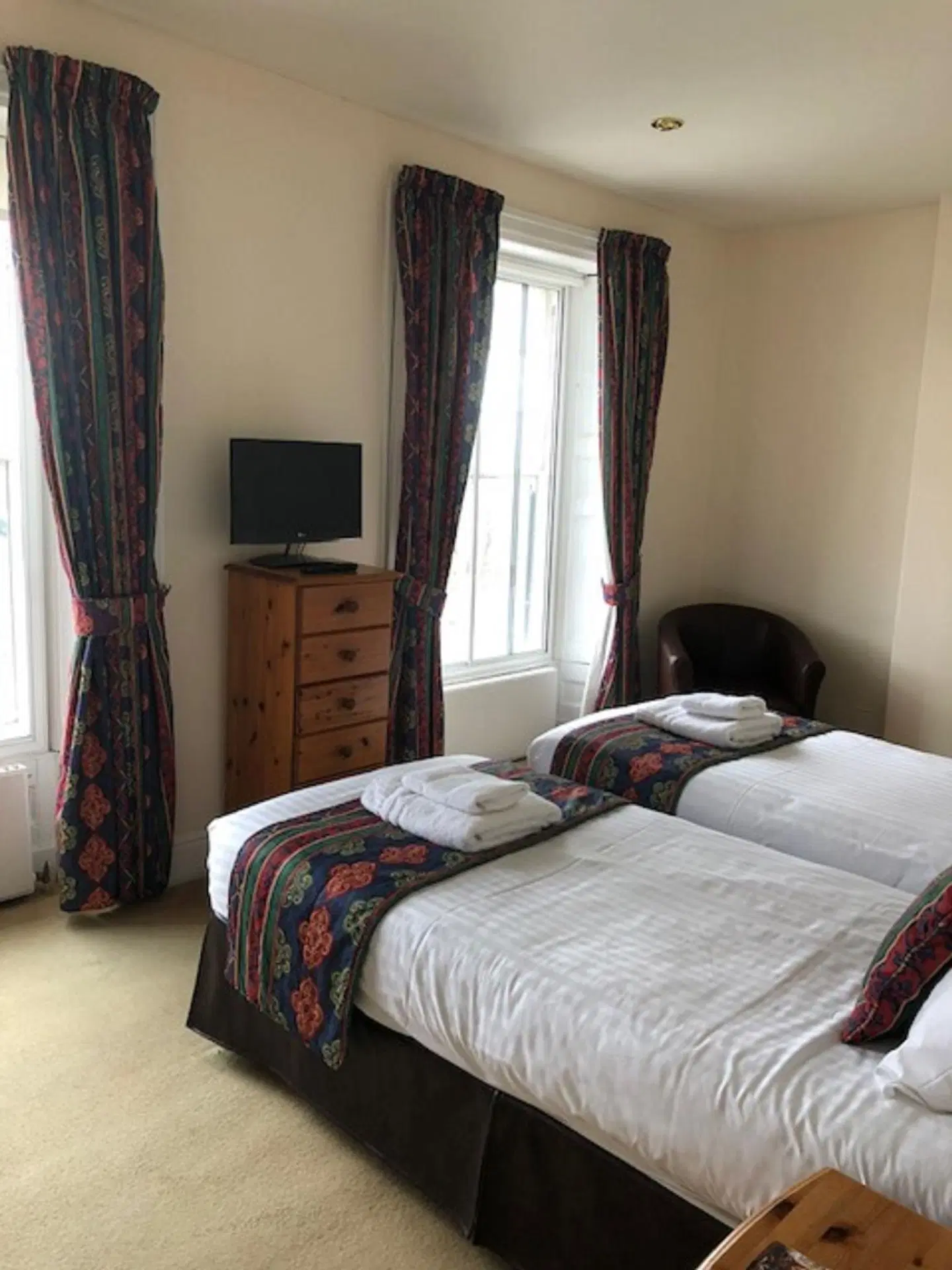 Dovey Inn ROOM_EXAMPLE
