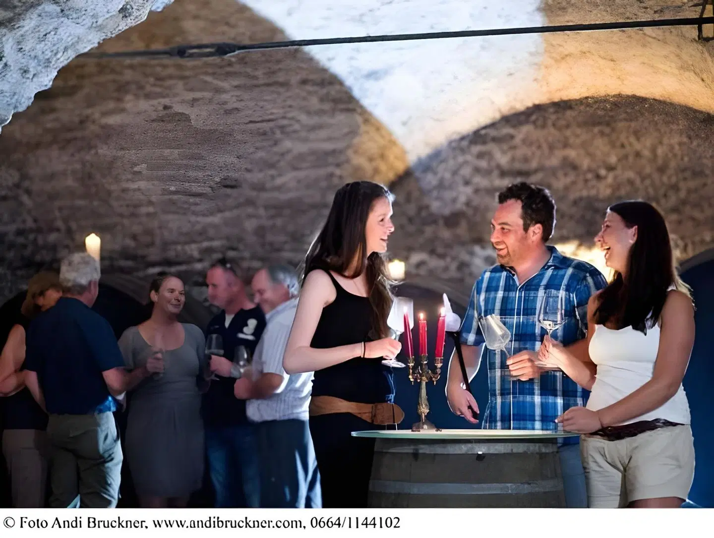 Weingut u. Winzerzimmer - Familie Tinhof PEOPLE