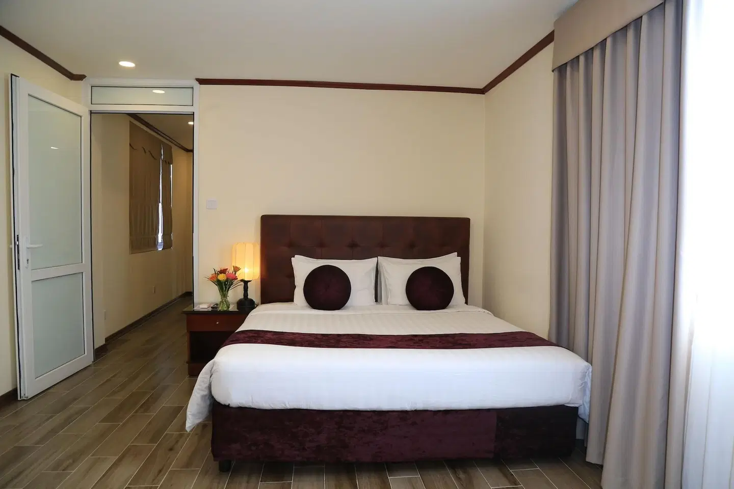 Flower Garden Hotel ROOM_EXAMPLE