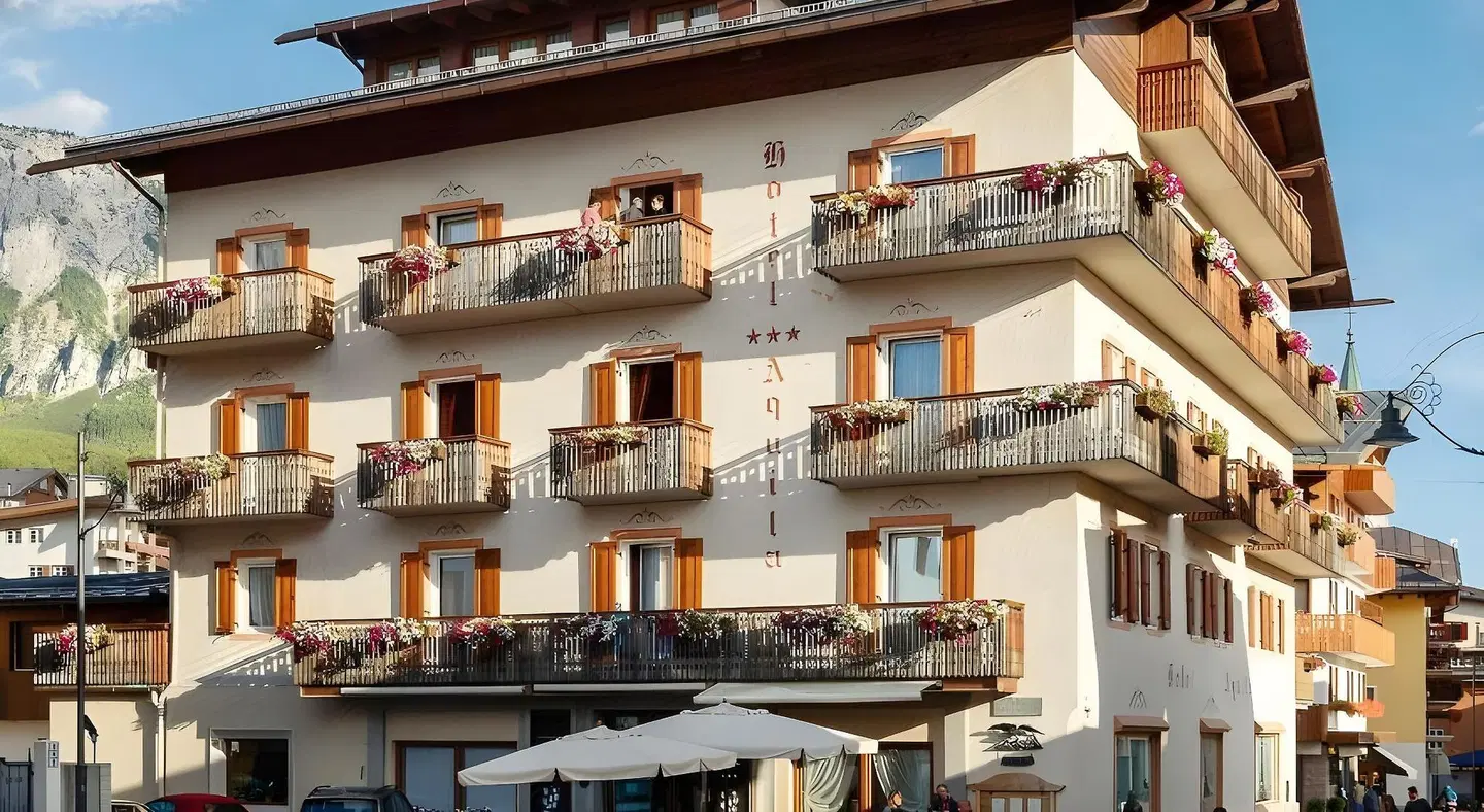 Hotel Aquila EXTERIOR