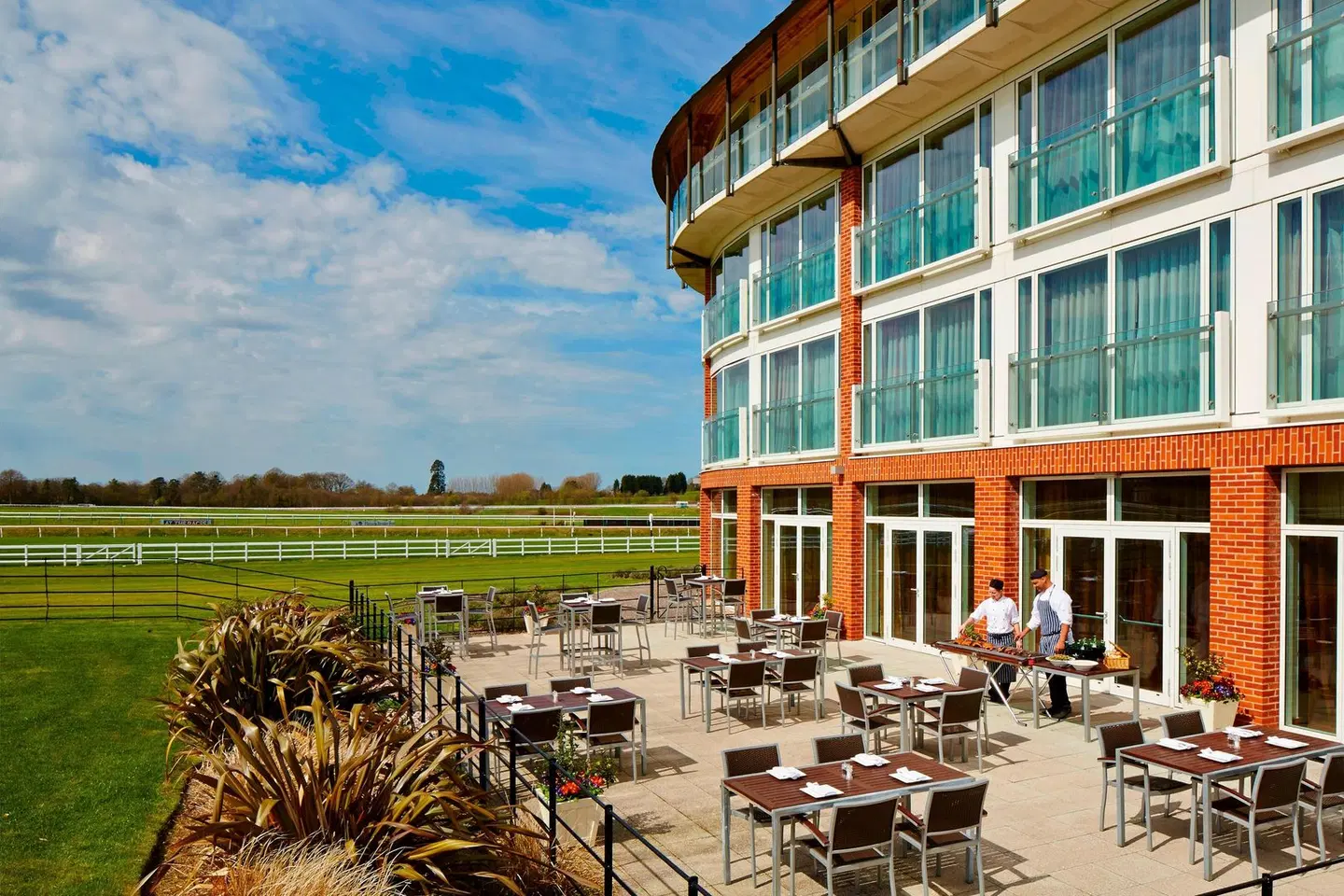 Lingfield Park Marriott Hotel & Country Club Terrasse