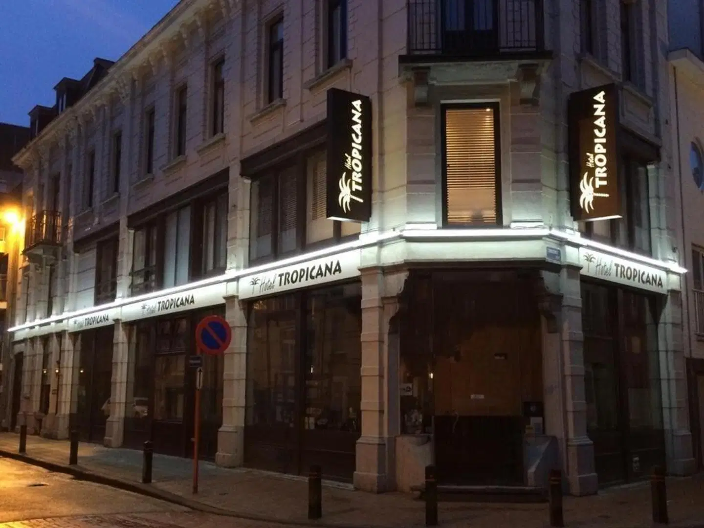 Tropicana EXTERIOR