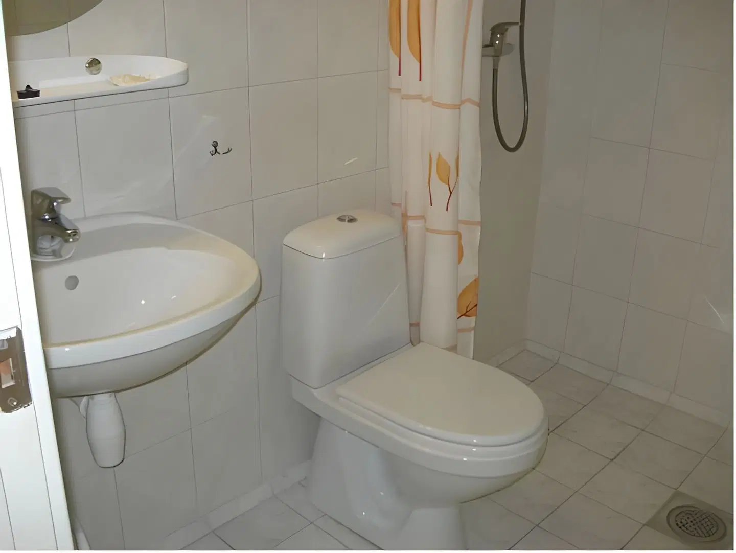 Staadioni Hotel Badezimmer