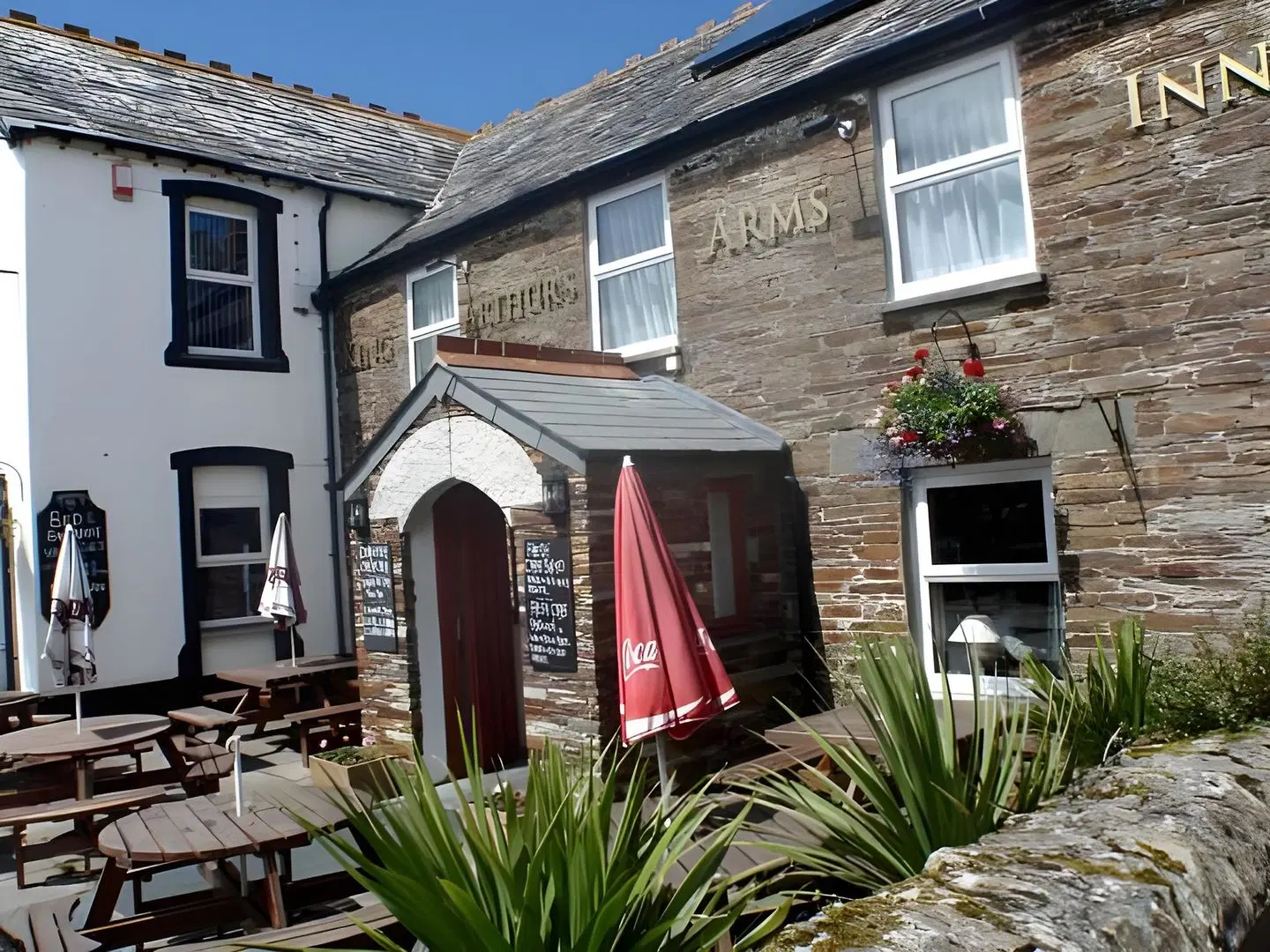 King Arthur's Arms EXTERIOR