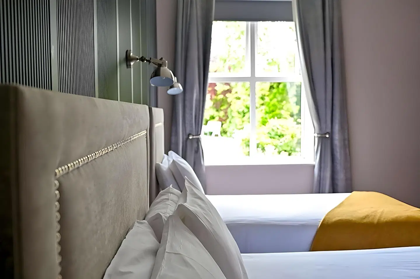 Abbey Court Hotel, Lodges & Trinity Leisure Spa Badezimmer