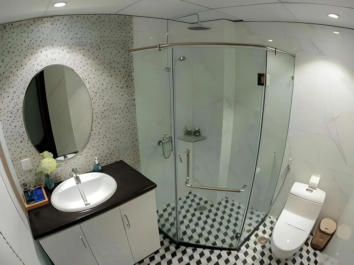 Hanoi La Castela Hotel Badezimmer