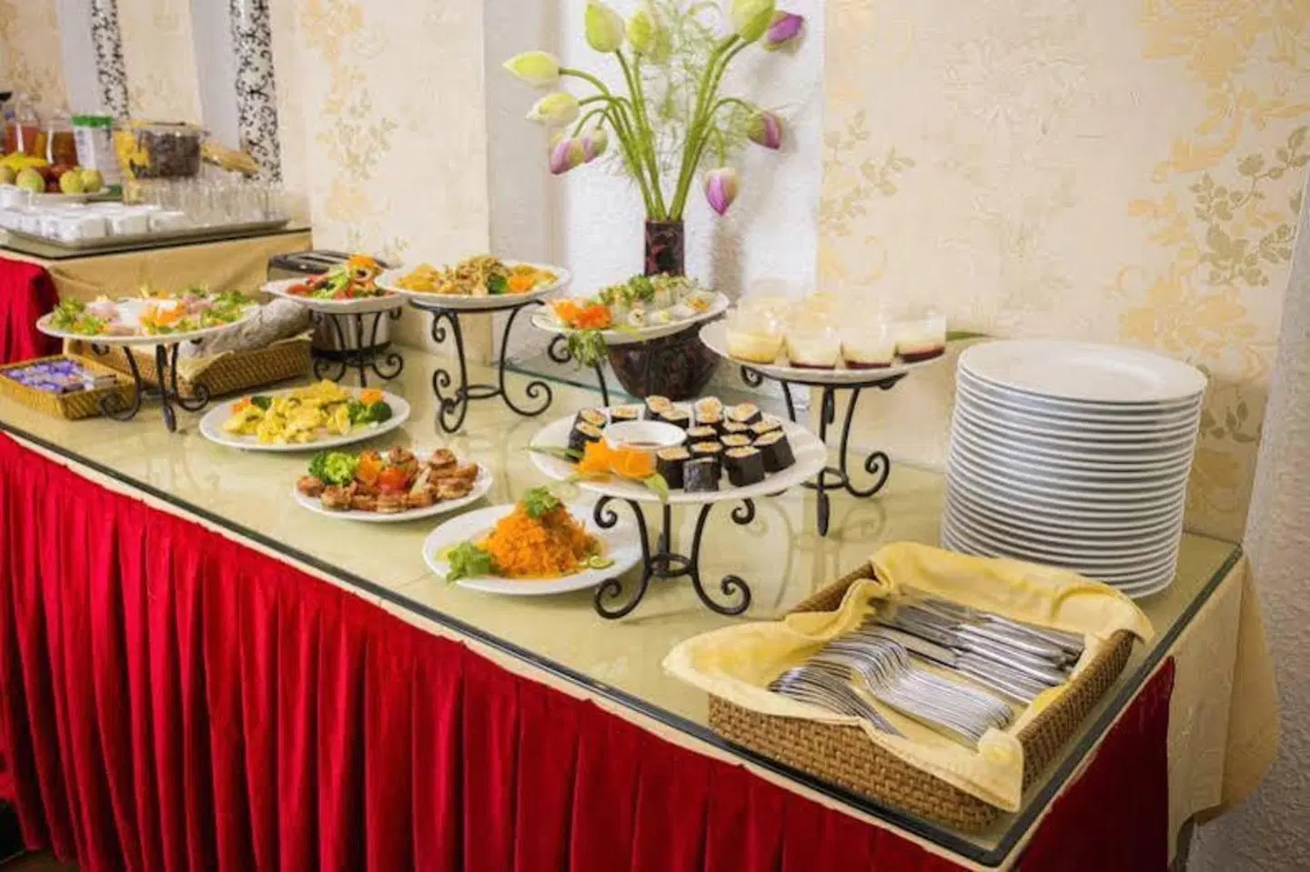 Galliot Central Hotel Restaurant