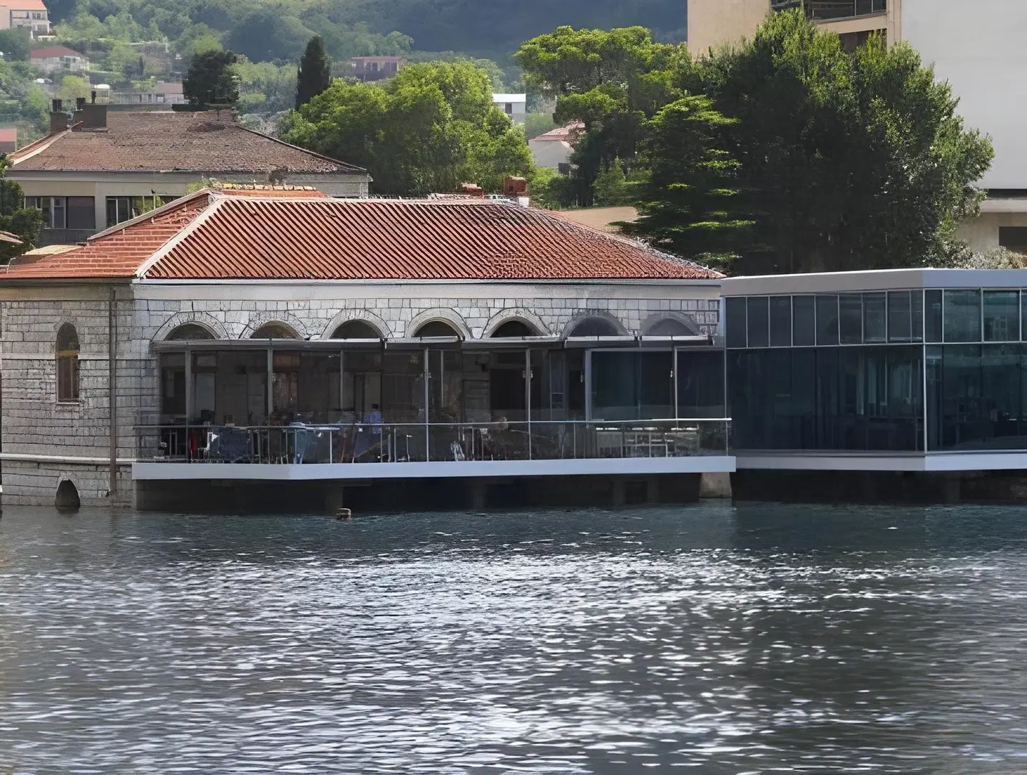 Vardar EXTERIOR