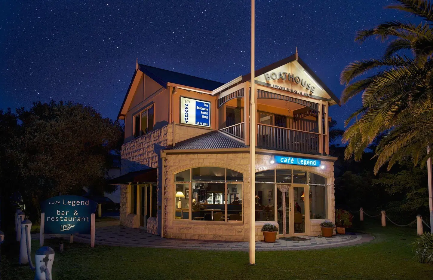 Boathouse Resort Motel EXTERIOR