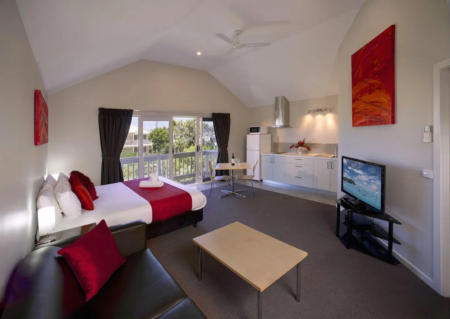 Boathouse Resort Motel ROOM_EXAMPLE