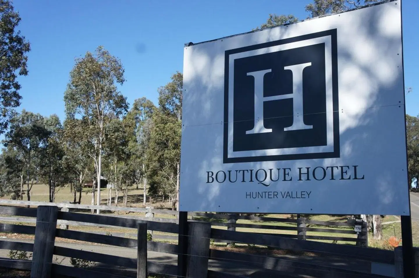 H Boutique Hotel EXTERIOR