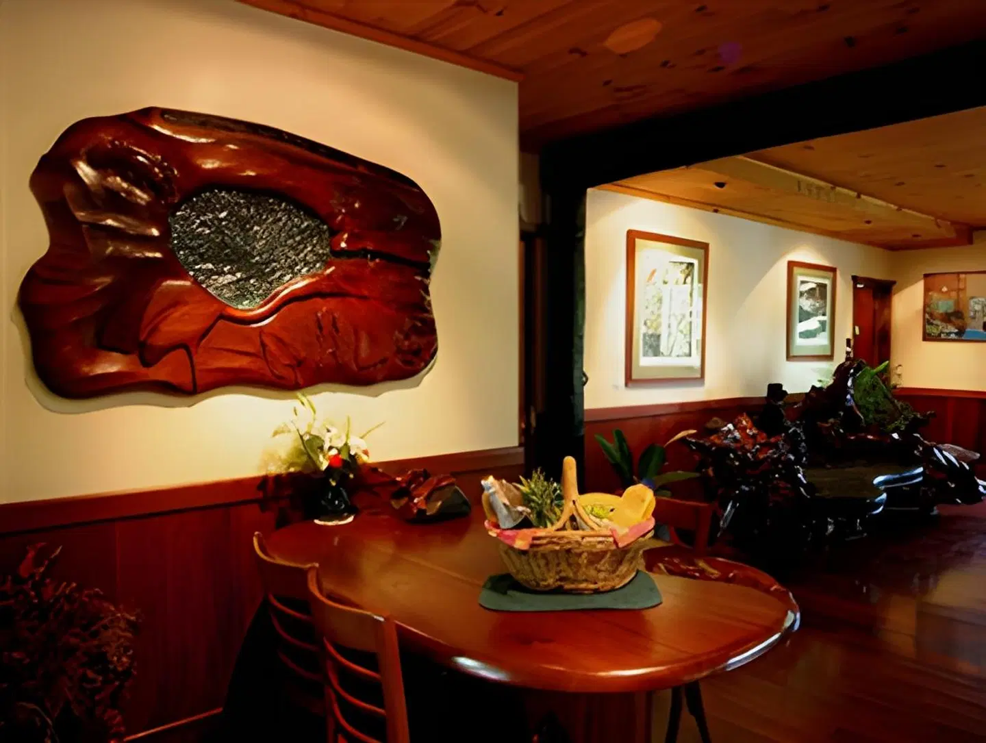 Secrets on the Lake Restaurant