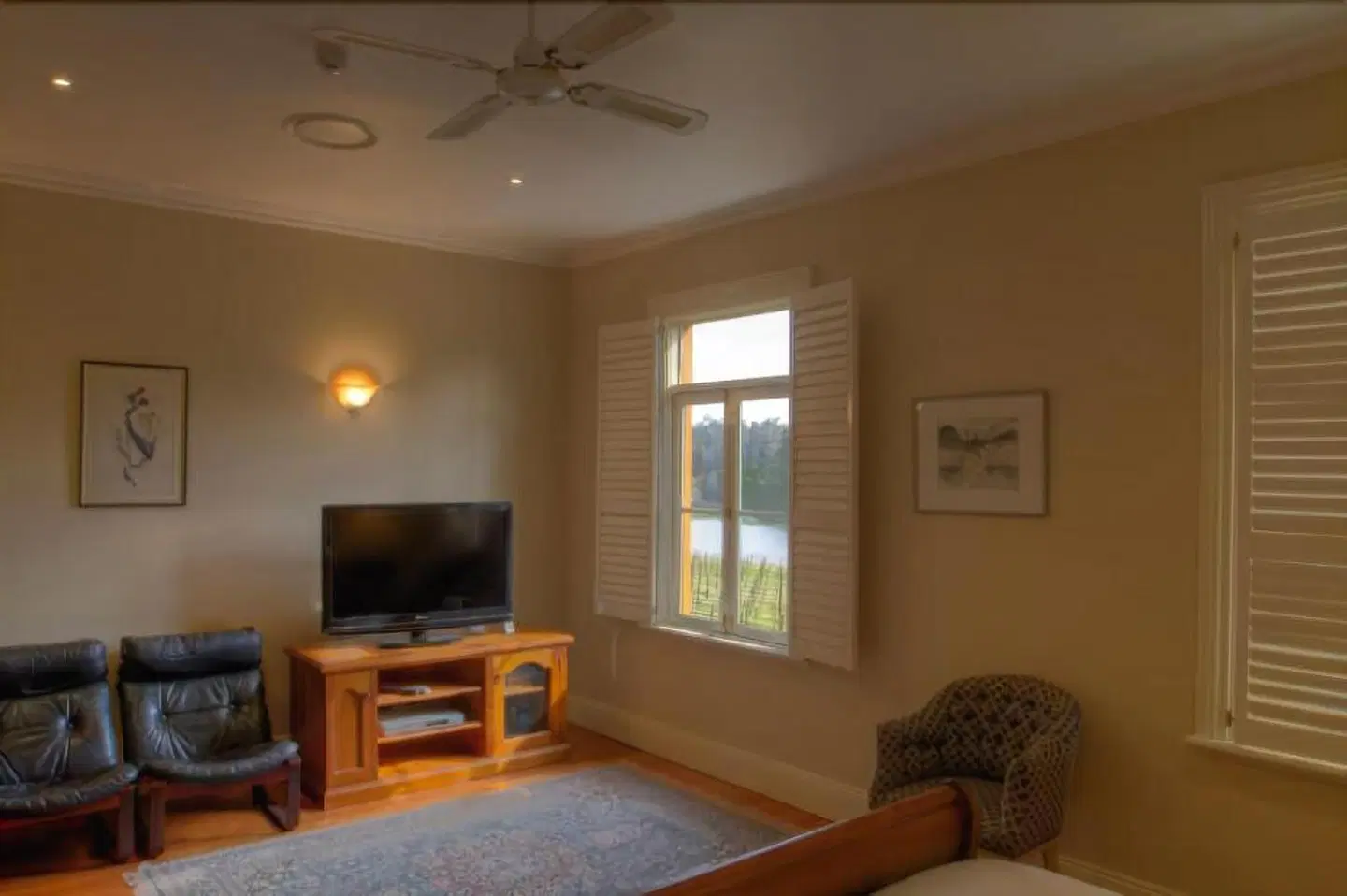 Tizzana Winery Bed and Breakfast ROOM_EXAMPLE
