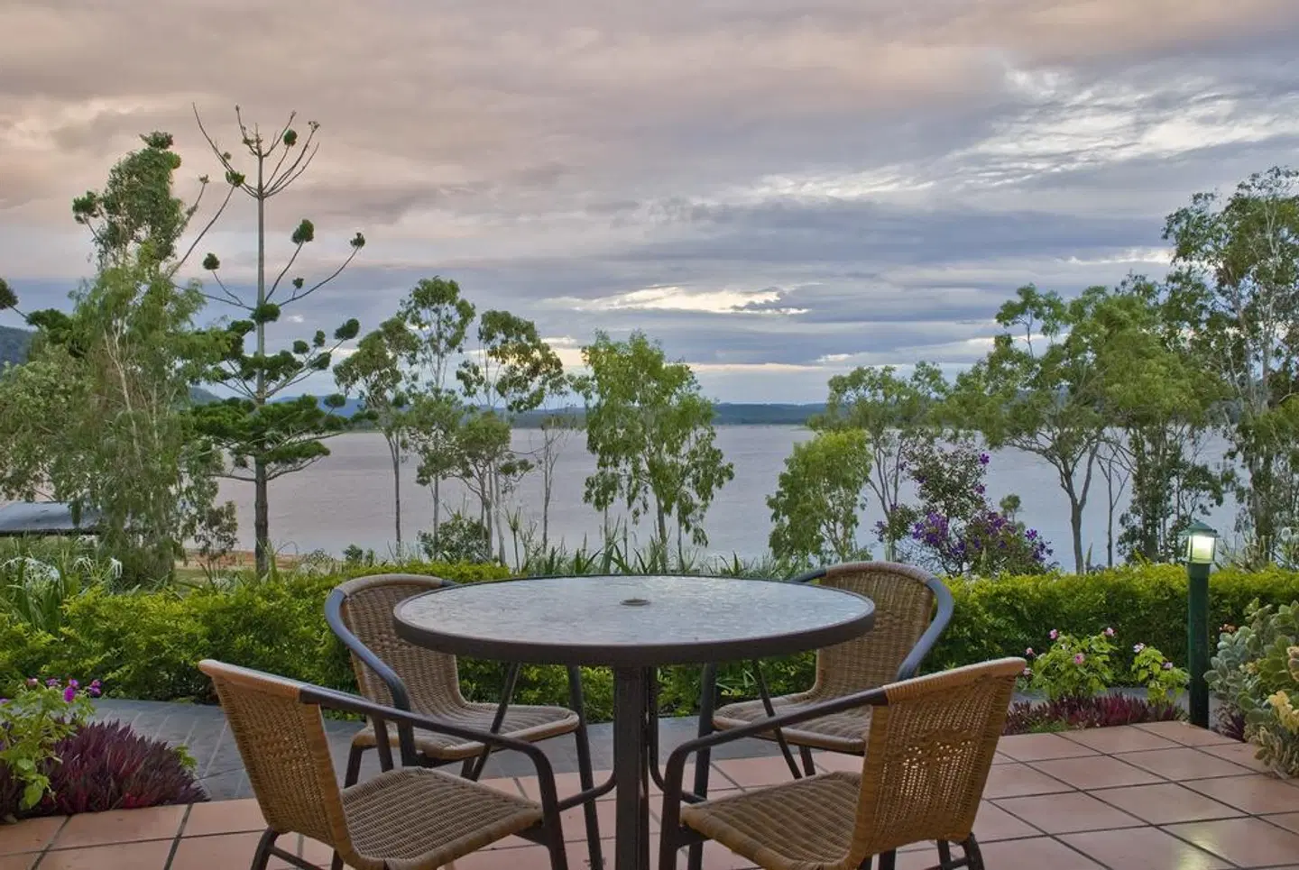 Tinaroo Lake Resort Terrasse