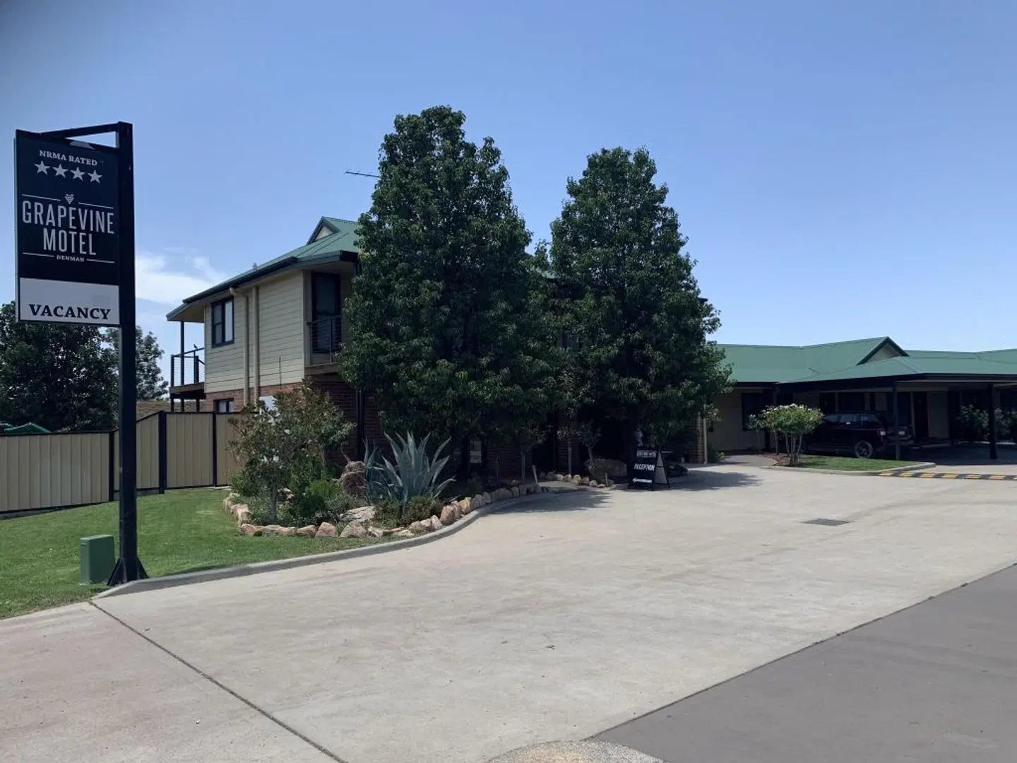 The Grapevine Motel Terrasse