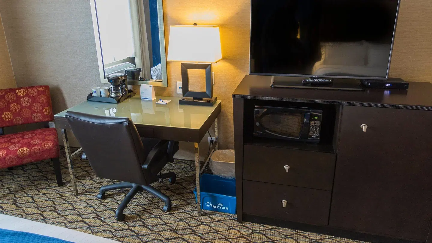 Holiday Inn Express & Suites Thunder Bay by IHG ROOM_EXAMPLE