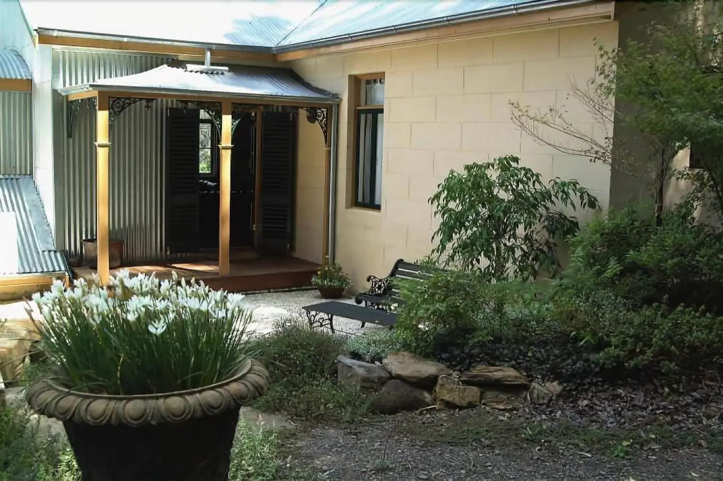 Tizzana Winery Bed and Breakfast EXTERIOR