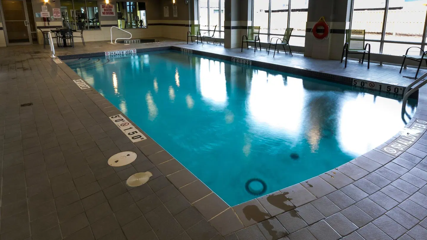Holiday Inn Express & Suites Thunder Bay by IHG Hallenbad