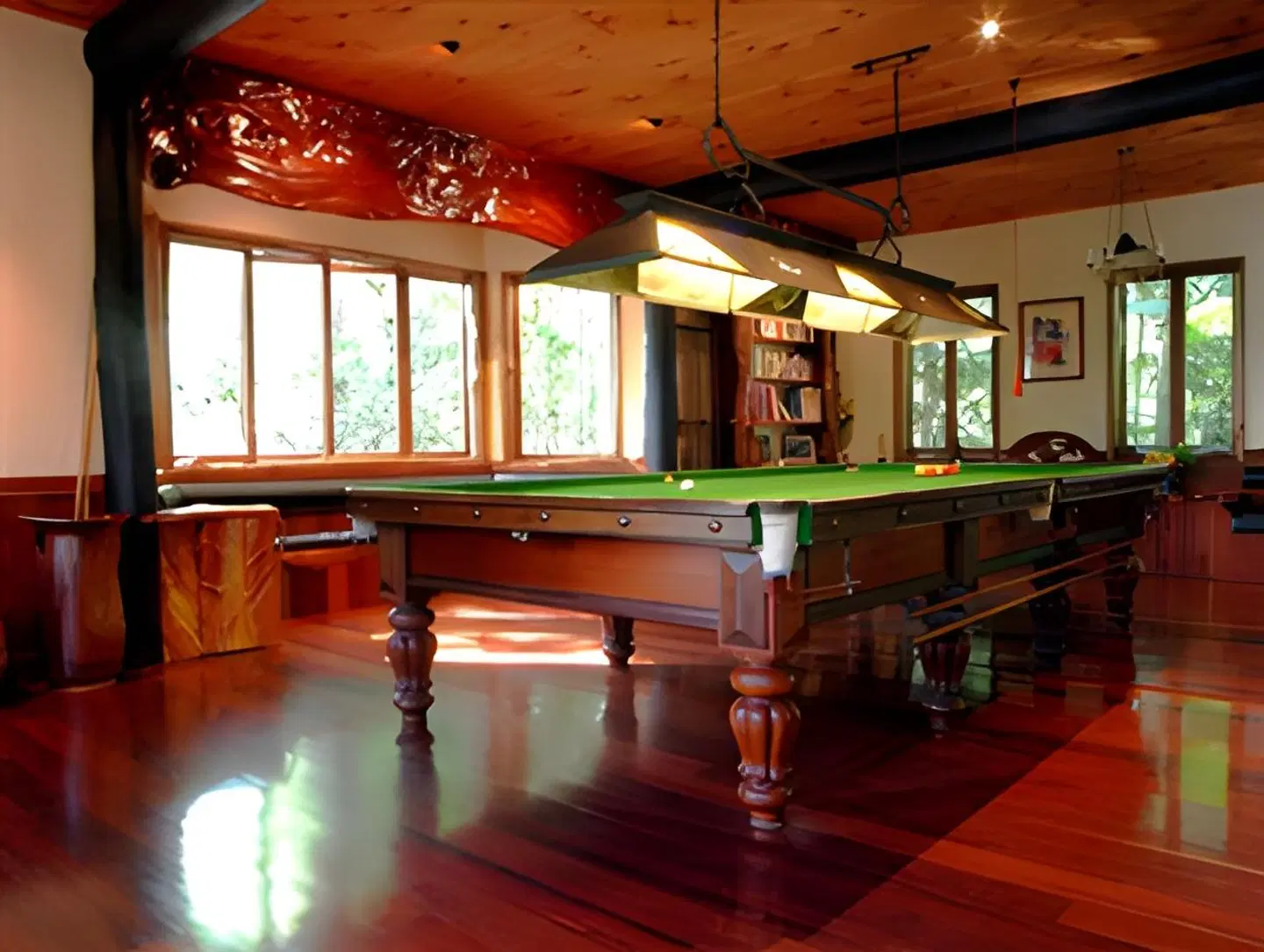 Secrets on the Lake Bar