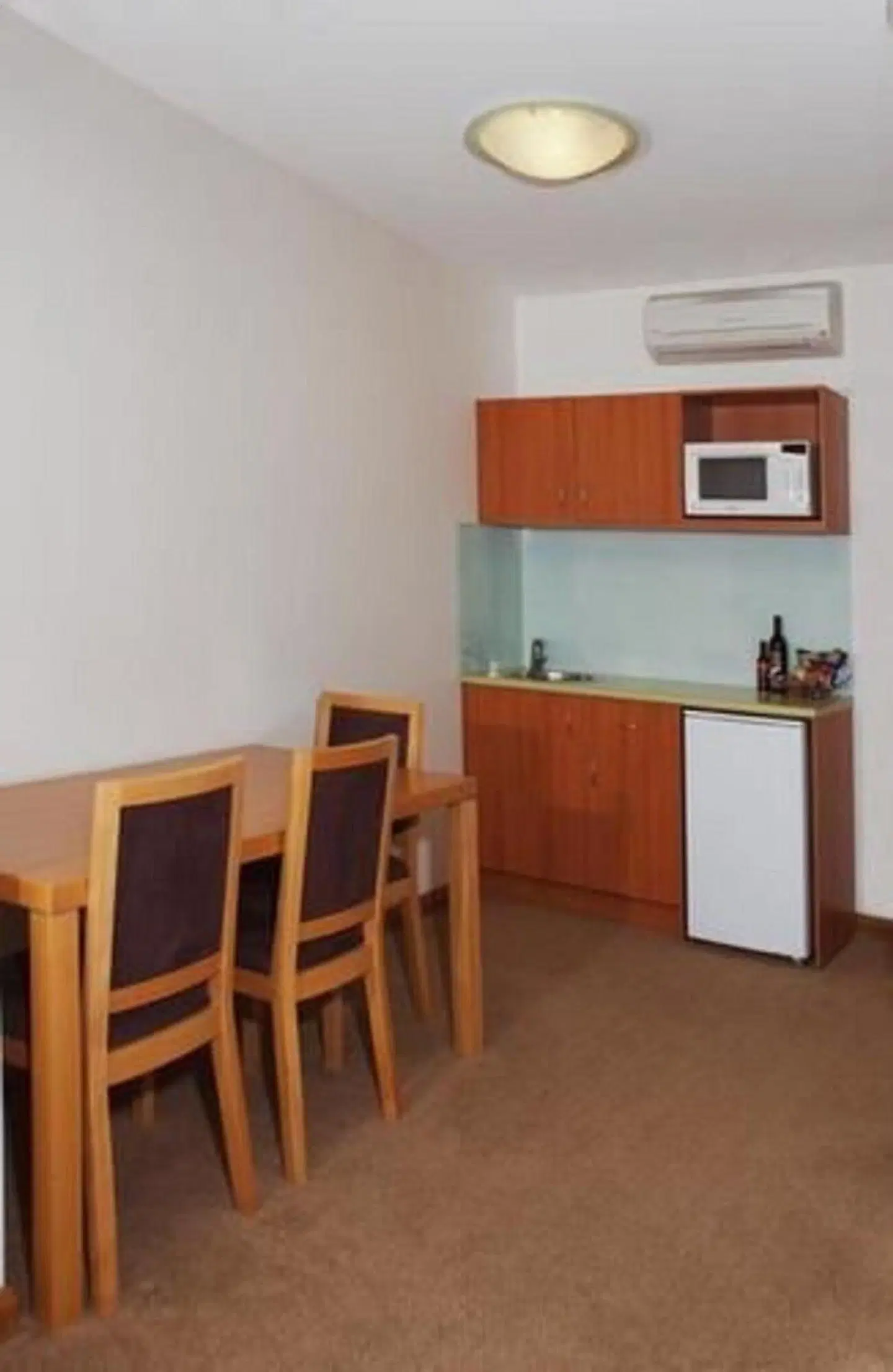Willows Motel ROOM_EXAMPLE