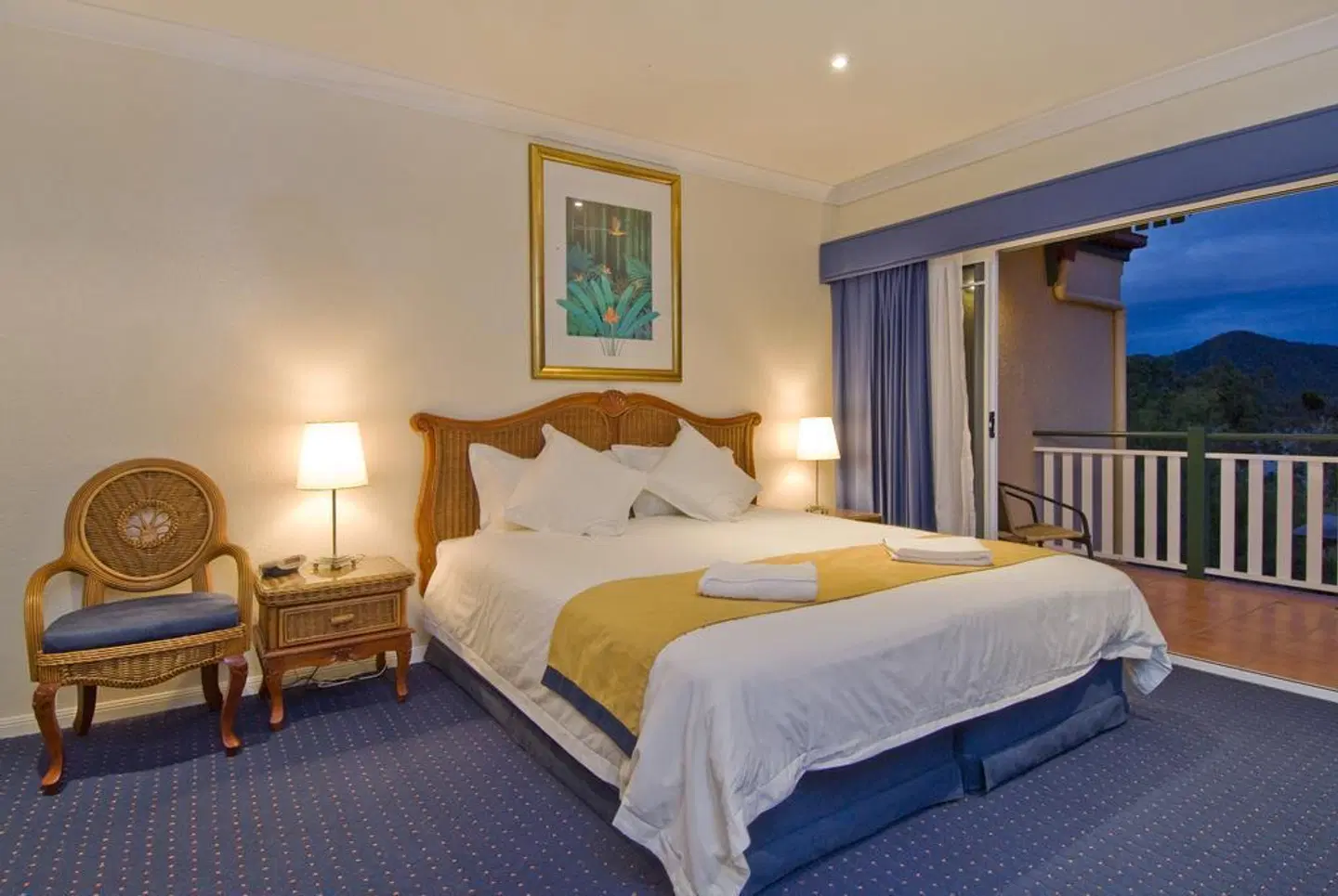 Tinaroo Lake Resort ROOM_EXAMPLE