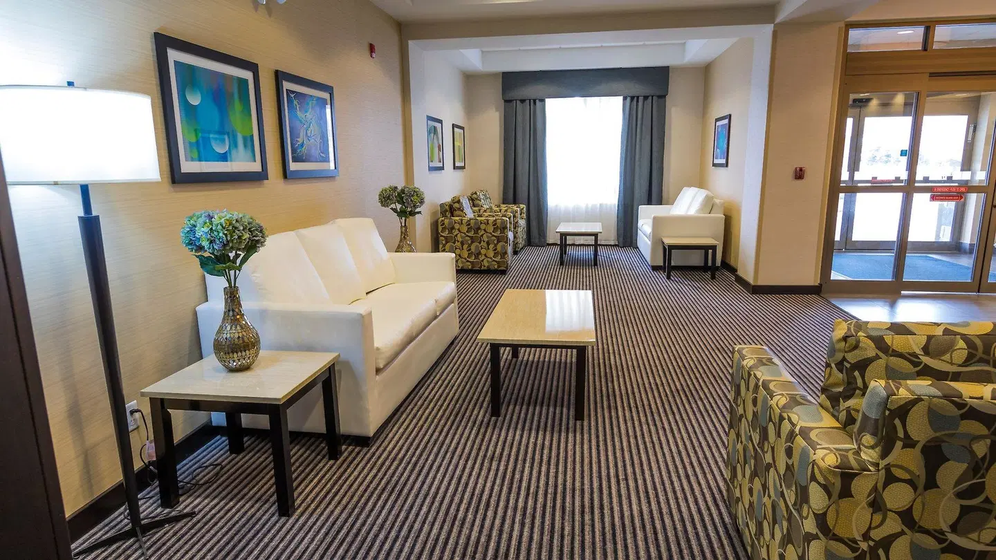 Holiday Inn Express & Suites Thunder Bay by IHG ROOM_EXAMPLE