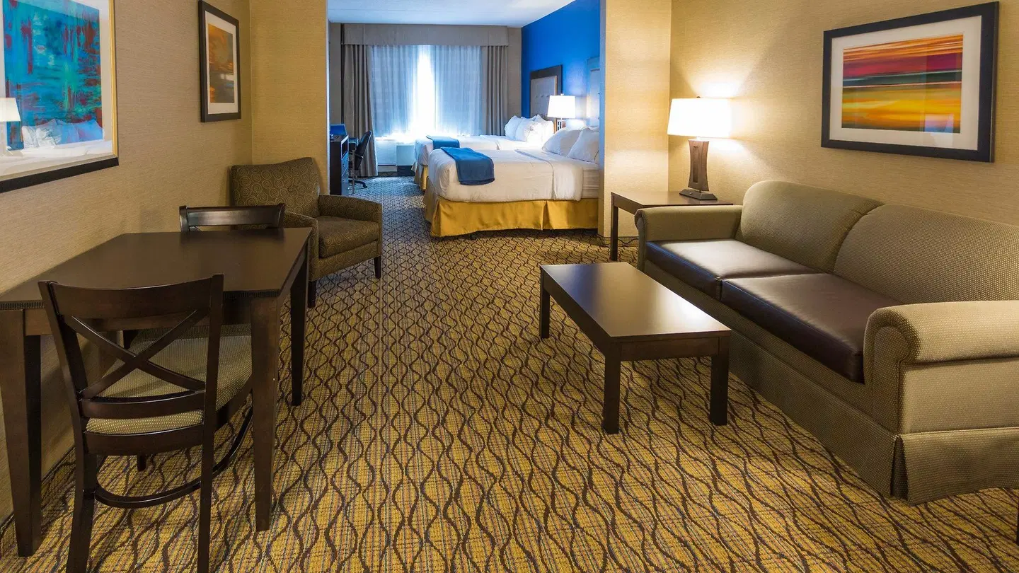 Holiday Inn Express & Suites Thunder Bay by IHG ROOM_EXAMPLE