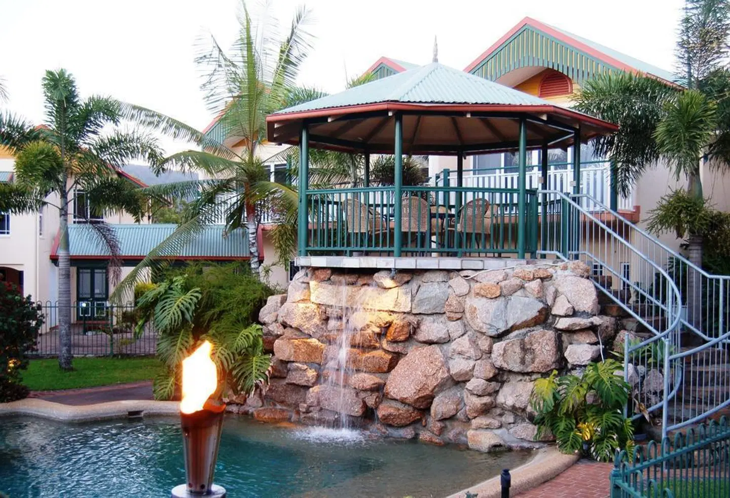 Tinaroo Lake Resort Bar