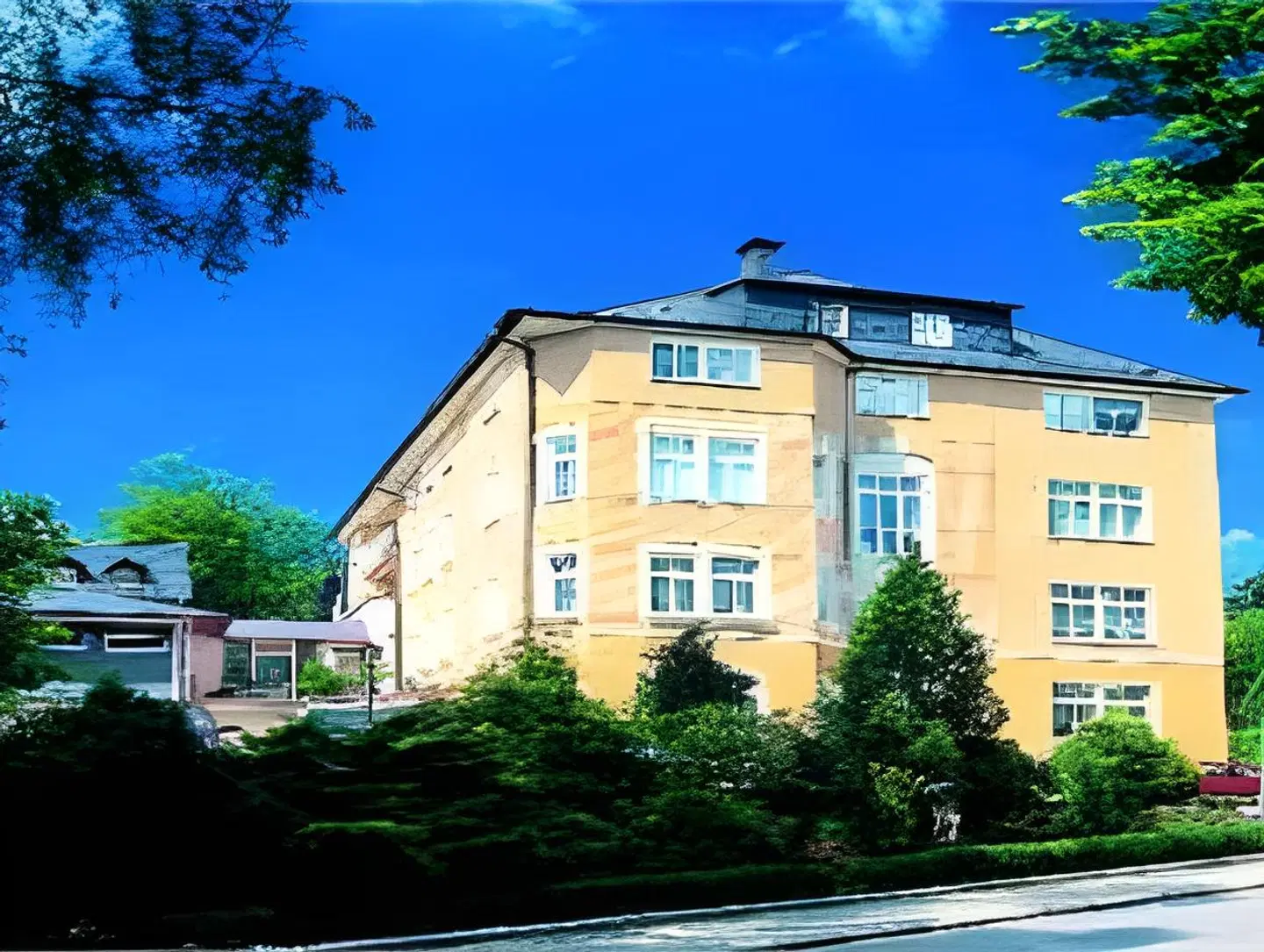 Helene EXTERIOR