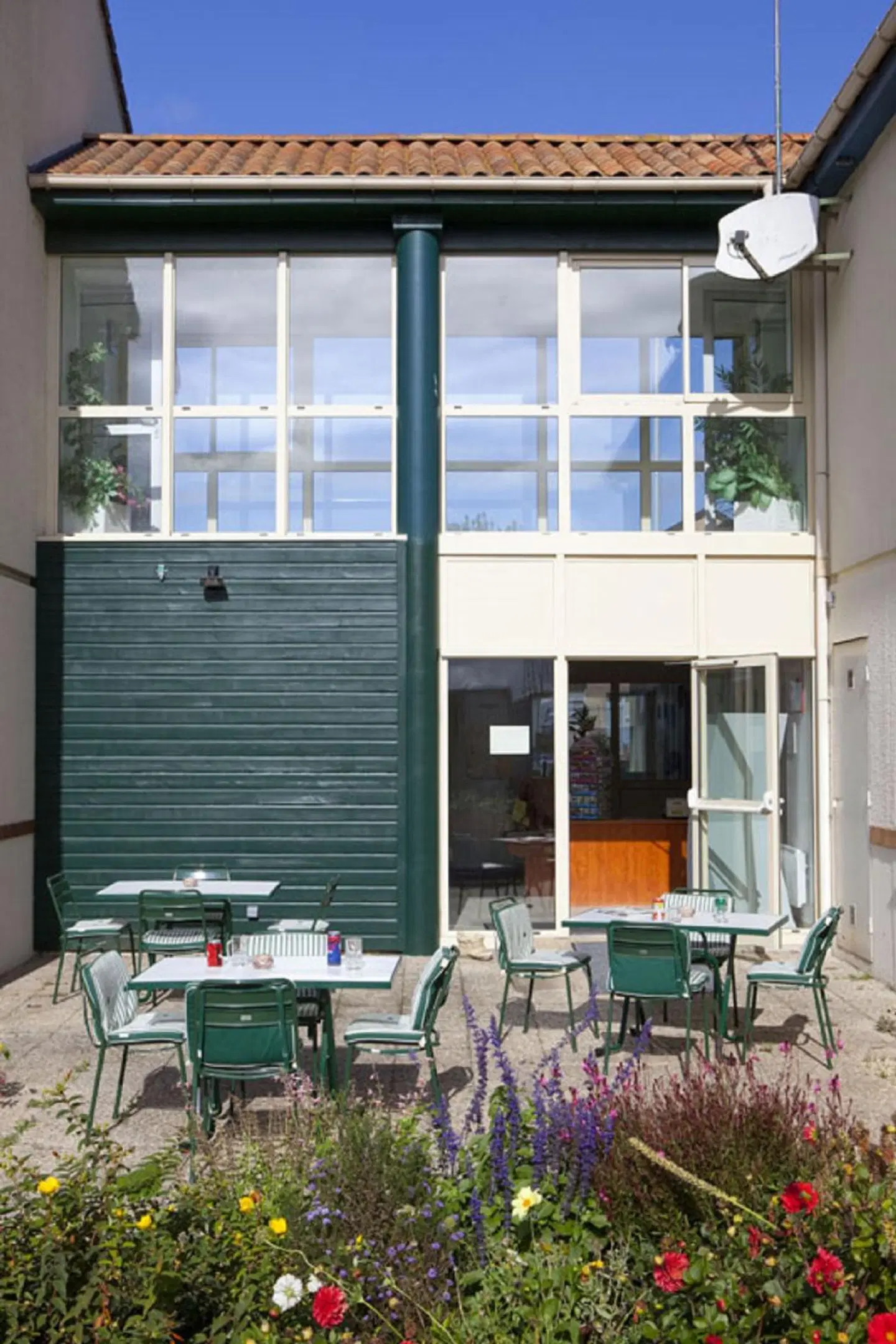 Mac Bed Restaurant