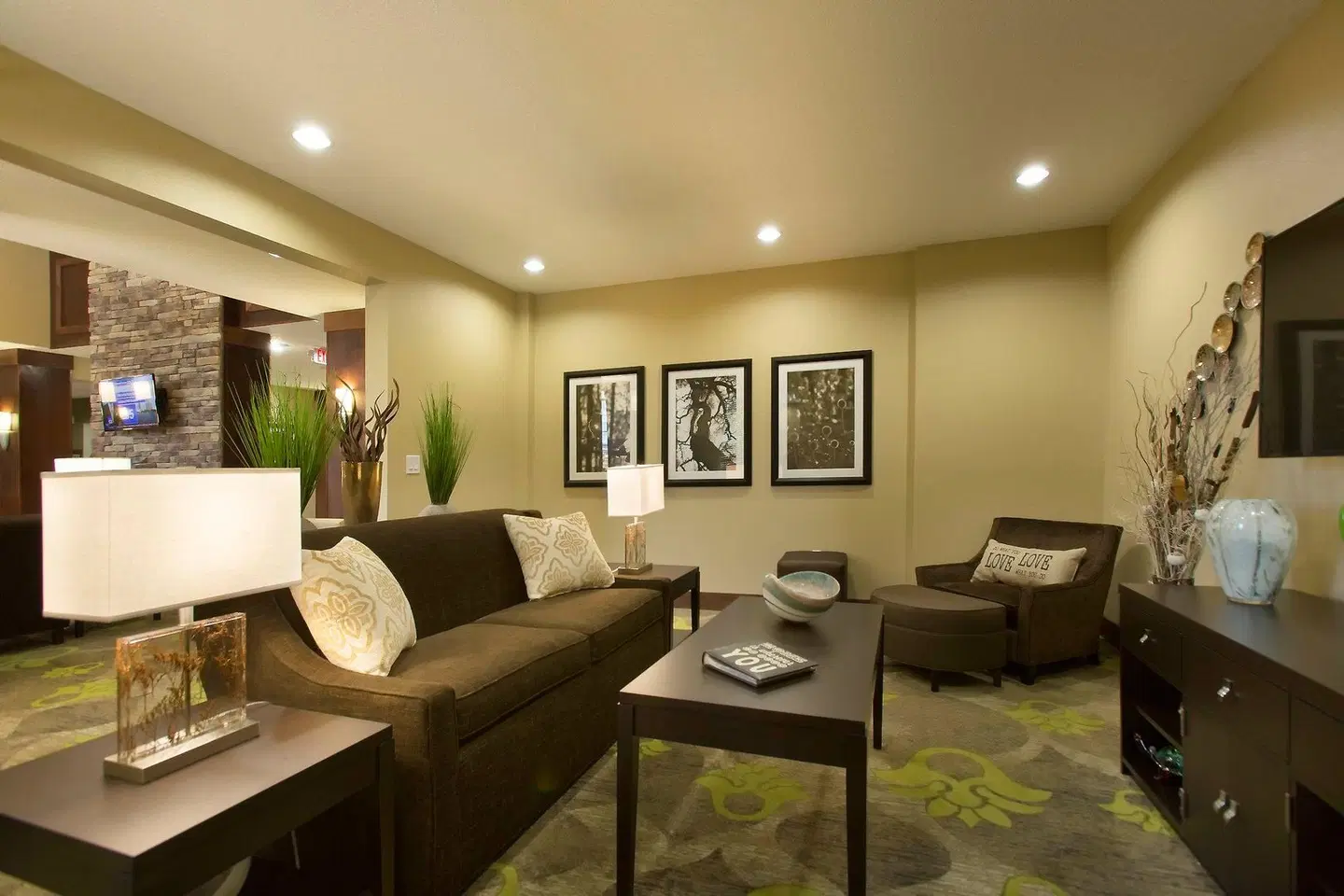 Staybridge Suites Orlando at SeaWorld by IHG LOUNGE_LOBBY