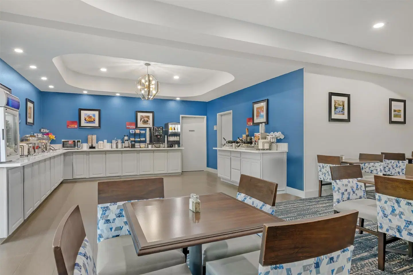 Best Western Plus Washington Hotel Bar