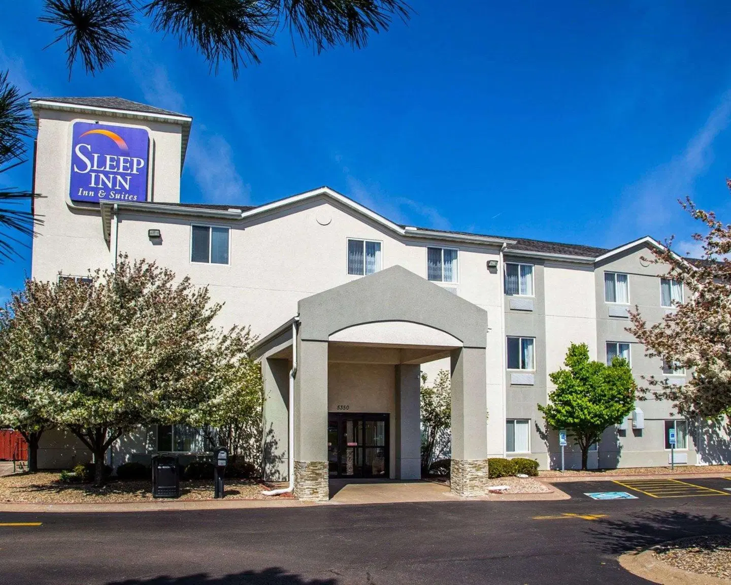 Sleep Inn and Suites Davenport EXTERIOR