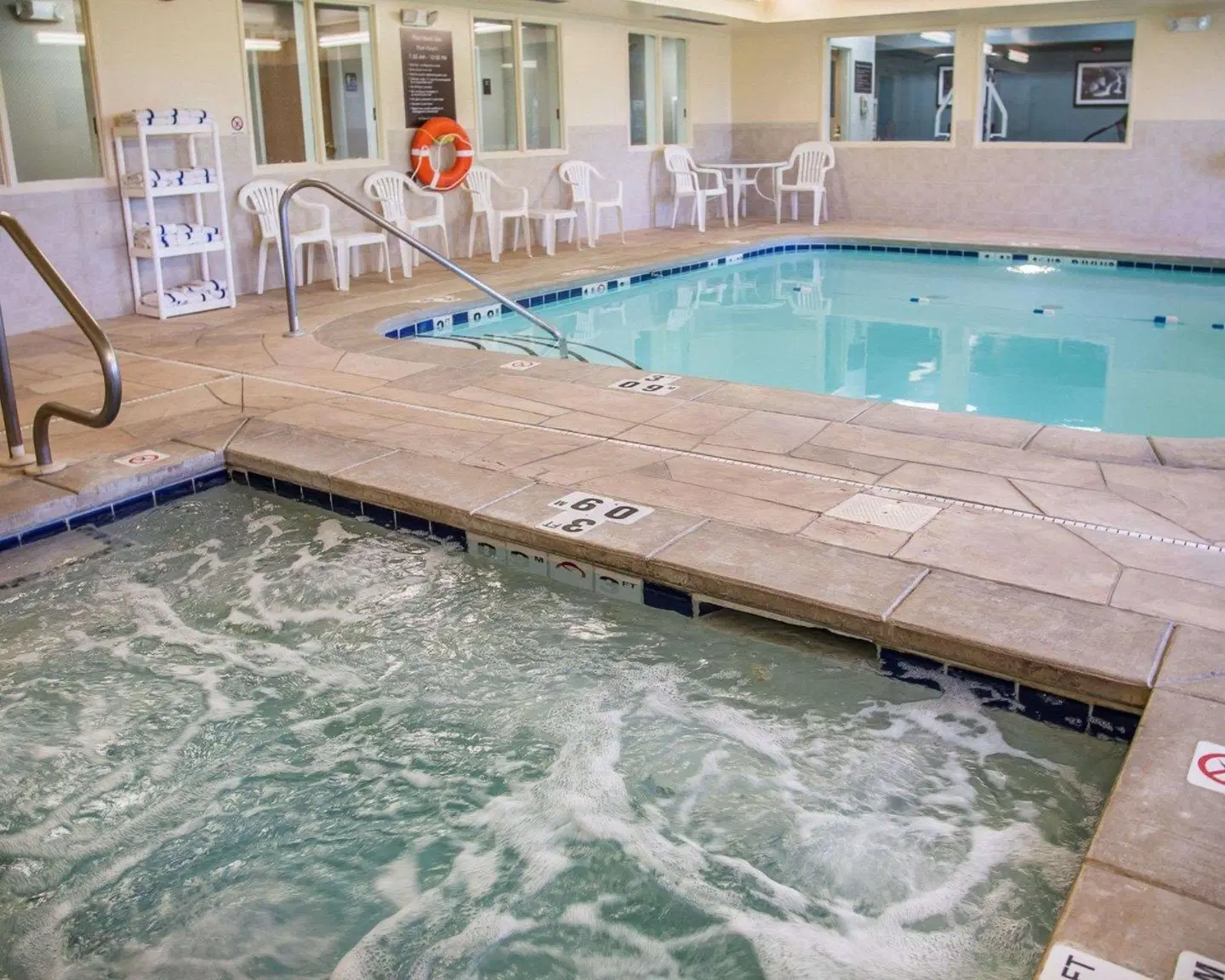 Sleep Inn and Suites Davenport Hallenbad