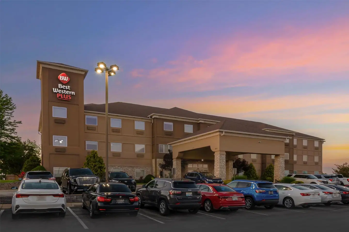 Best Western Plus Washington Hotel EXTERIOR